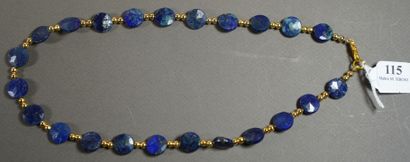 null 115- Collier en lapis-lazuli L : 46 cm