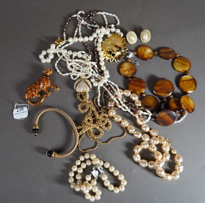 null 239- Colliers de perles blanches fantaisie et perles d'eau douce, collier galets...