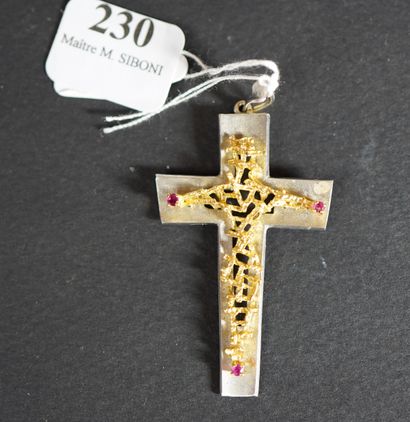 230- Crucifix en or gris et or jaune serti...
