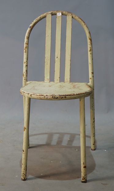 null 420- Chaise en tôle laquée H : 82 cm