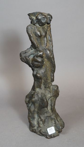 null 312- ''Pyramide de personnages'' Bronze H : 33 cm