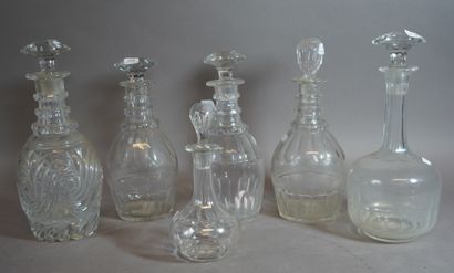 null 350- Six carafes en verre