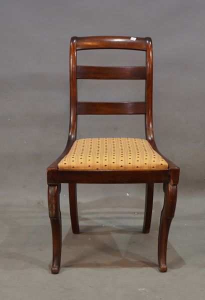 435- Deux chaises en acajou de style Restauration...