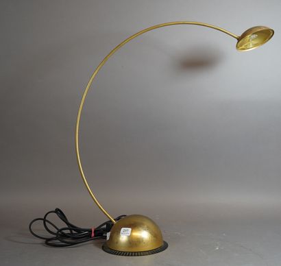 237-Lampe de bureau en métal doré

Années...