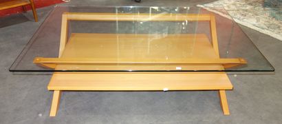 null 369- Table basse, plateau en verre

Piétement en X

37 x 120 x 80 cm