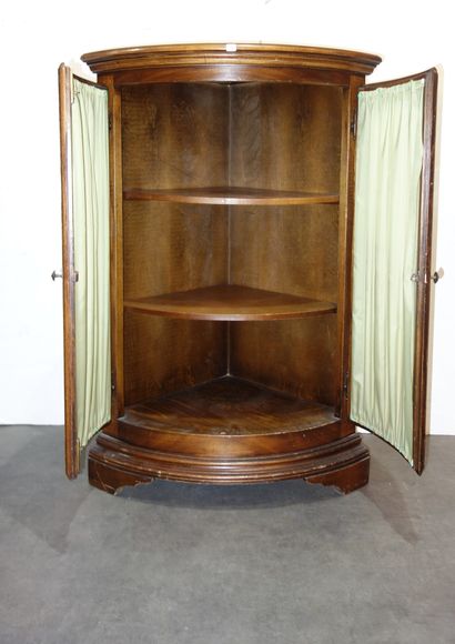 null 358- Encoignure à 2 portes vitrées en bois mouluré 113 x 74 x 53 cm
