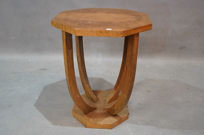 null 381- Table basse octogonale (accidents) 61 x 50 cm