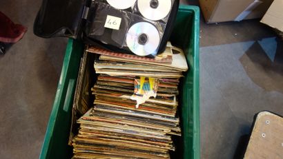 null 46- Lot de disques vinyles et CD