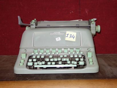 null 134- Machine à écrire