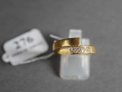 null 276- Bague en or jaune sertie de diamants TDD : 53 Pds : 7,10 g