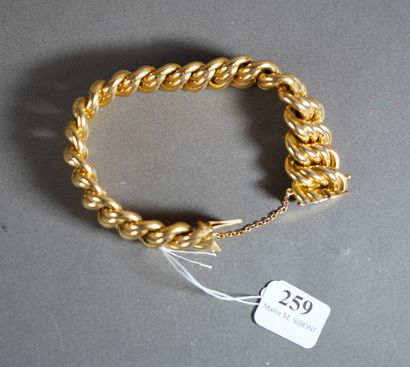 259- Bracelet souple en or jaune Pds : 53,60...