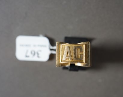 367- Chevalière en or avec initiales ''AC''...