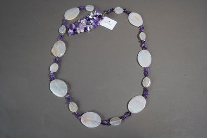 4- Long necklace in chalcedony and amethyst...