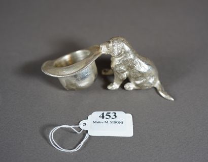 null 453- Chiot au chapeau en argent massif (poinçon Minerve) H : 4 cm - L : 9 cm...