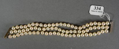 334- Bracelet 3 rangs de perles de culture...