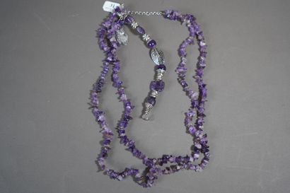 null 31- Necklace and bracelet in metal and amethyst