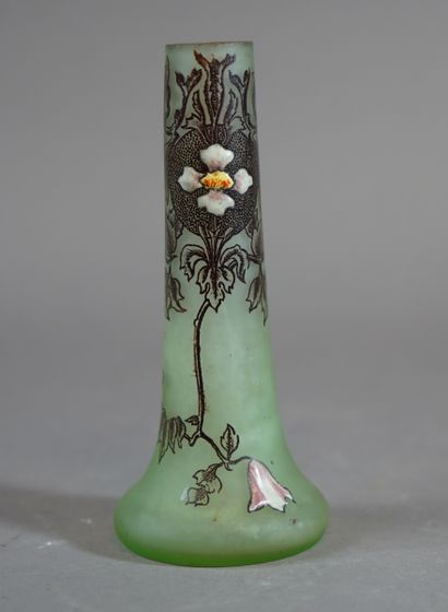 null 156- Vase soliflore en verre émaillé Style Art Nouveau (choc à la base) H :...