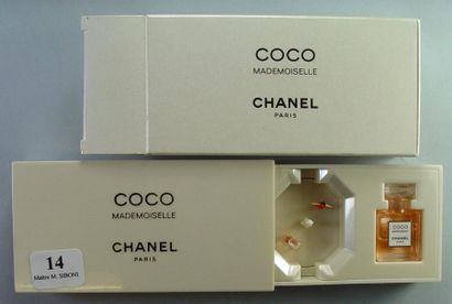 null Boîte à musique Coco Chanel et son flacon