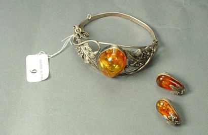 null Bracelet et des boucles d'oreilles en argent et pierres ambrées