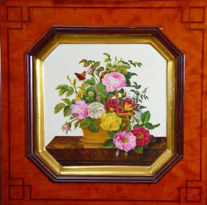 null Plaque peinte à décor d'un vase de fleurs, bordure dorée Dim : 27 x 27 cm
