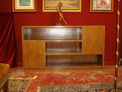 Jules LELEU (1883-1961) Ensemble de chambre d'ami en noyer comprenant une banquette...