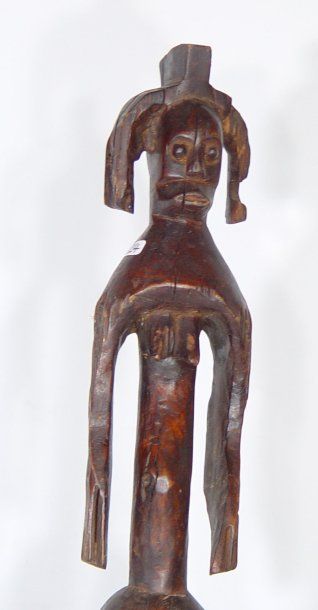 null Importante statuette MUMUYE féminine en bois sombre. CONGO. Haut: 68cm
