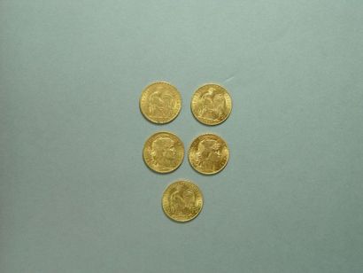 null Cinq pièces de 20 Francs datées 1907