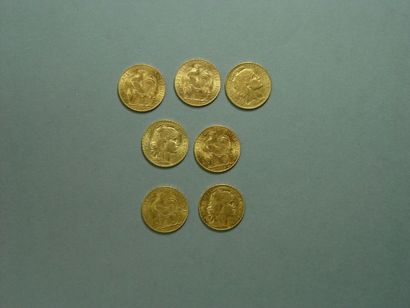 null Lot comprenant trois pièces de 20 Francs datées 1908, deux pièces de 20 Francs...