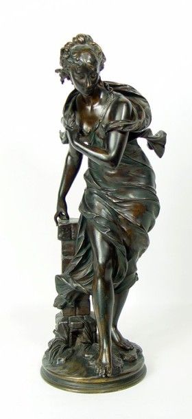 Pierre Ernest BOURET Jeune fille à l'écharpe Bronze, signé Hauteur: 57 cm