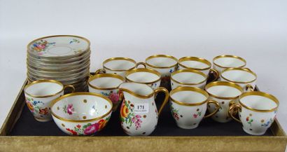 null Partie de service à thé en porcelaine DELVAUX comprenant: - douze tasses et...