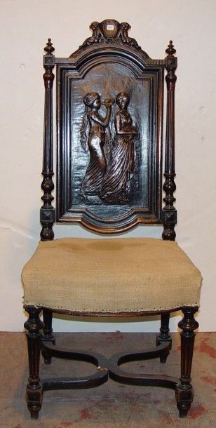 null Suite de six chaises à haut dossier en bois sculpté de scènes de femmes voilées...