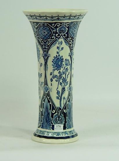 null Vase en faïence de Delft Hauteur: 30 cm