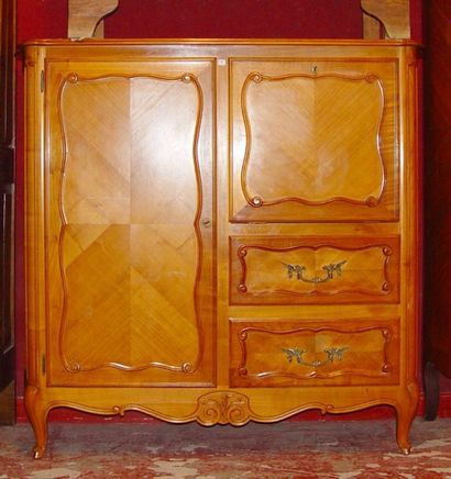null Meuble ouvrant à une porte, un abattant et deux tiroirs Style Louis XV