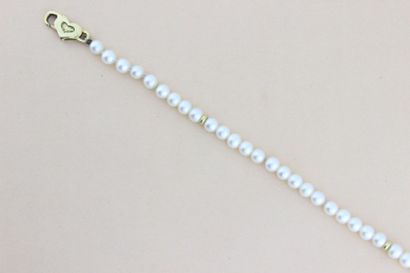 null Bracelet de perles, fermoir en forme de c?ur
Pds: 6 g