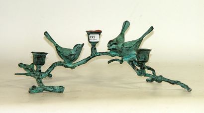 null Bougeoir en bronze à décor d'oiseaux sur une branche 
L: 36 cm