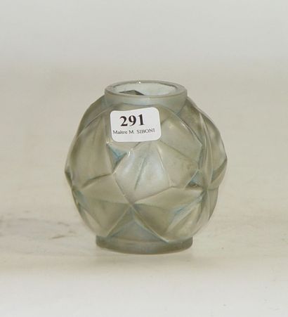 null Petit vase en verre 
Hauteur: 8 cm