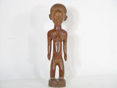 null Statuette Féminine en bois ocre patiné LUBA. H : 32 cm