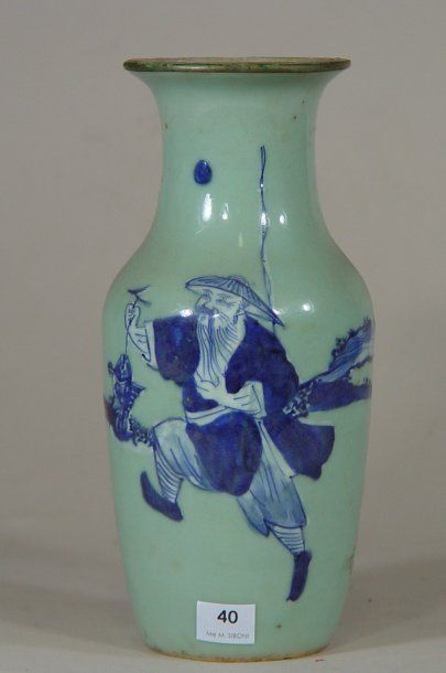 null Vase en porcelaine bleue et blanche à décor de pêcheurs