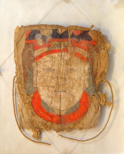 null Deux têtes votives peintes sur papier à décor de divinités taoïstes
24 x 49...