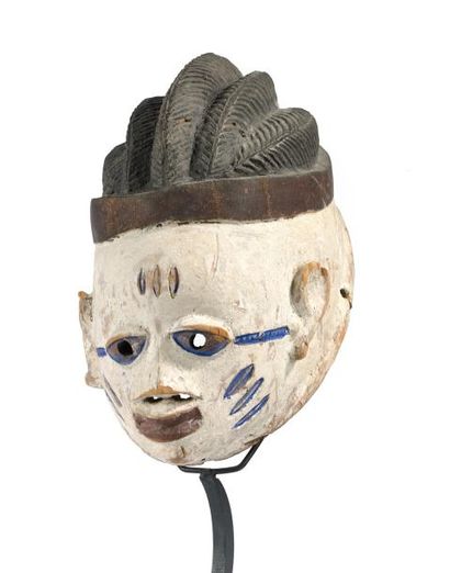 null MASQUE Guelede. Bois peint
Dahomey, Yoruba.
Haut. 36 cm.