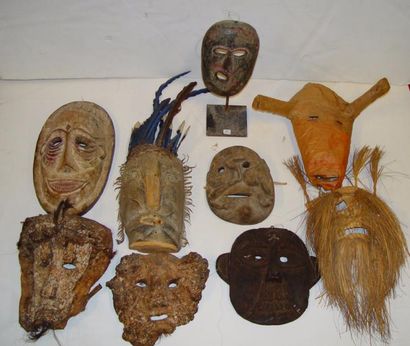 null Ensemble de neuf masques divers