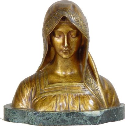 "Attilio Fagioli (1877-1966) " " Femme à la mantille Bronze doré Socle en marbre...
