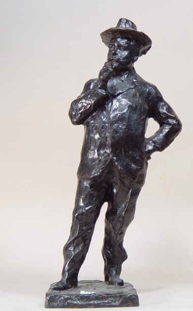 "D'après TROUBETZKOY Paolo (1866-1938) " "Homme fumant ' Bronze signé Haut: 43cm...