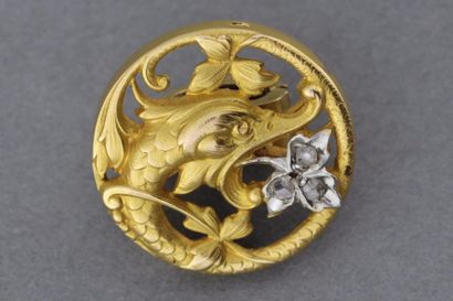 null Coulant en or à motif de chimère enrichi de diamants
Epoque Napoléon III
Pds:...