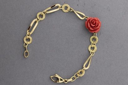 null Bracelet en or orné d'un motif de fleur en corail
Pds: 6 g