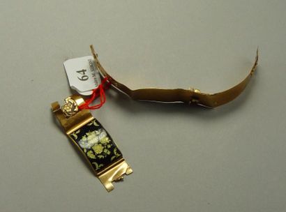 null Bracelet articulé en or jaune et or émaillé (accident)
Pds: 14,80 g
