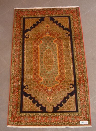 null 1 Tapis SENNEH 270 x 155