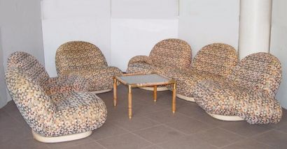 Pierre Paulin Suite de six fauteuils "Pacha" formant canapé
Edition Mobilier International...
