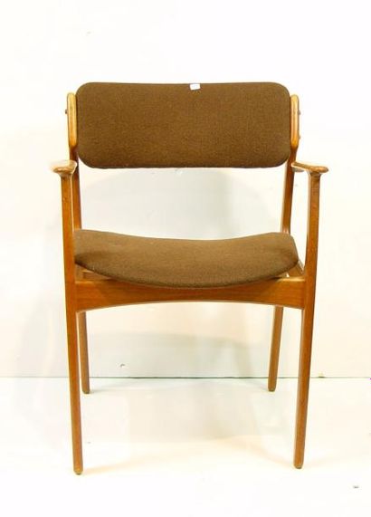 null Paire de fauteuils scandinaves en bois et tissu