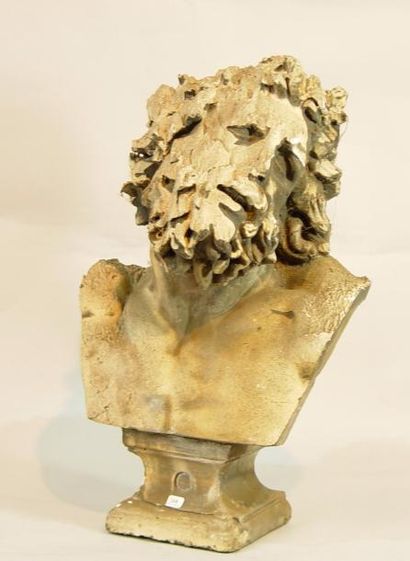 null Buste d'homme en plâtre
Cachet "Musée Royal" (accidents)
Hauteur: 65 cm